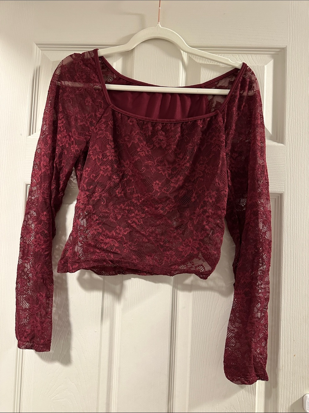 SHEIN Burgundy Lace Long-Sleeve Crop Top